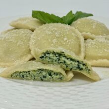 Jumbo Round Spinach Ravioli - Image 3